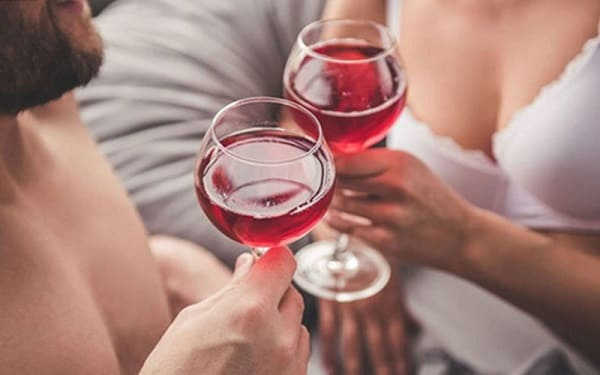 tại sao uống rượu vào quan hệ lâu ra 2